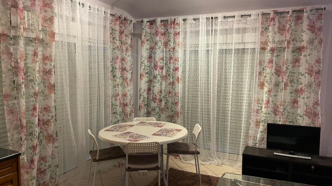 Awesome Home 3' From Metro Athen Exterior foto